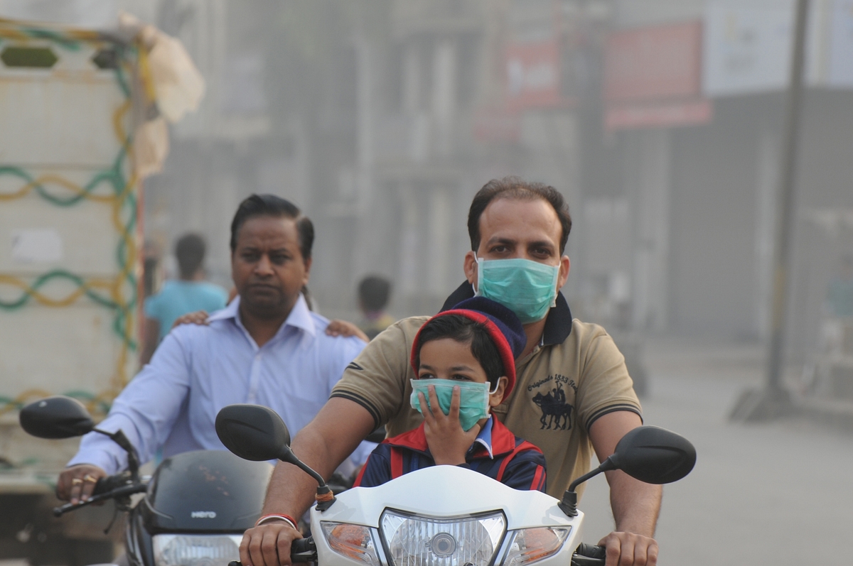 Two-wheelers add to the pollution levels of a city (Parveen Kumar/Hindustan Times via Getty Images)