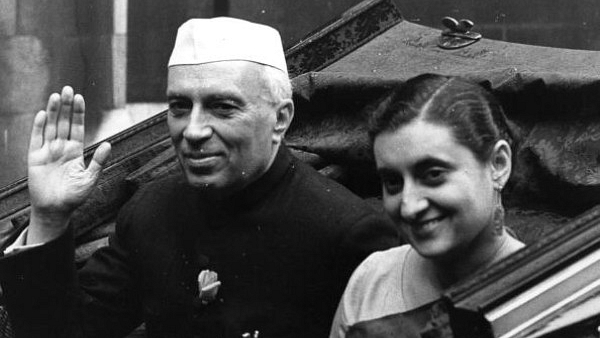  India’s first prime minister Jawaharlal Nehru (1869-1964), with his daughter Indira Gandhi (born Indira Priyardarshini Nehru, 1917-1984), the future prime minister. (Monty Fresco/Topical Press Agency/Getty Images)