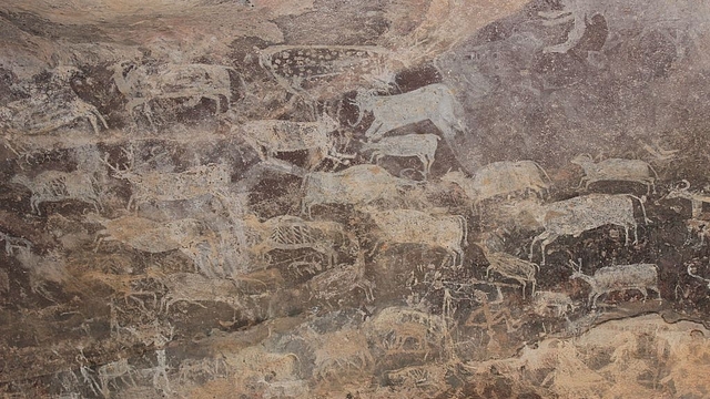 Paintings in a Rock Shelter in  Bhimbetka.(Wikipedia) 