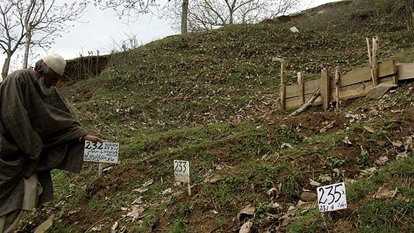 Unmarked Graves in Kashmir (Kashmir Life)