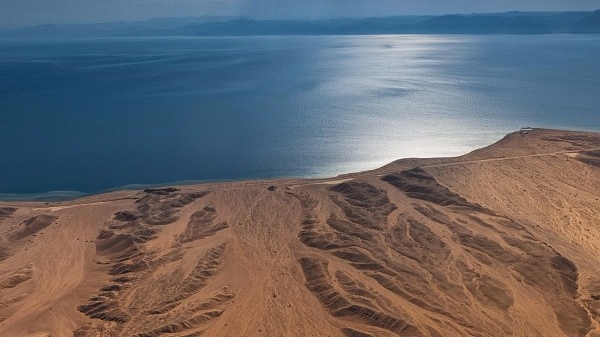 NEOM will be situated at the Red Sea coast overlooking the Gulf of Aqaba and merge into Jordan and Egypt. (NEOM/Twitter)