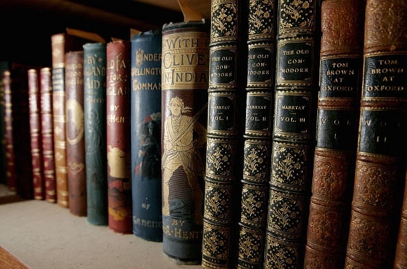 Books sit on a shelf at the Cecil H Green Library on the Stanford University Campus in Stanford, California. (Justin Sullivan/GettyImages)