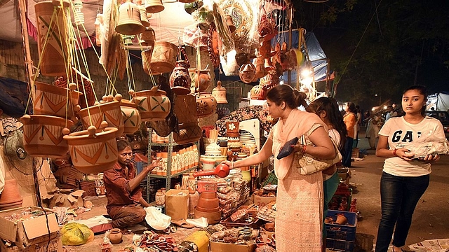 Idol stall, New Delhi, 2016 (Sonu Mehta/Hindustan Times via Getty Images)