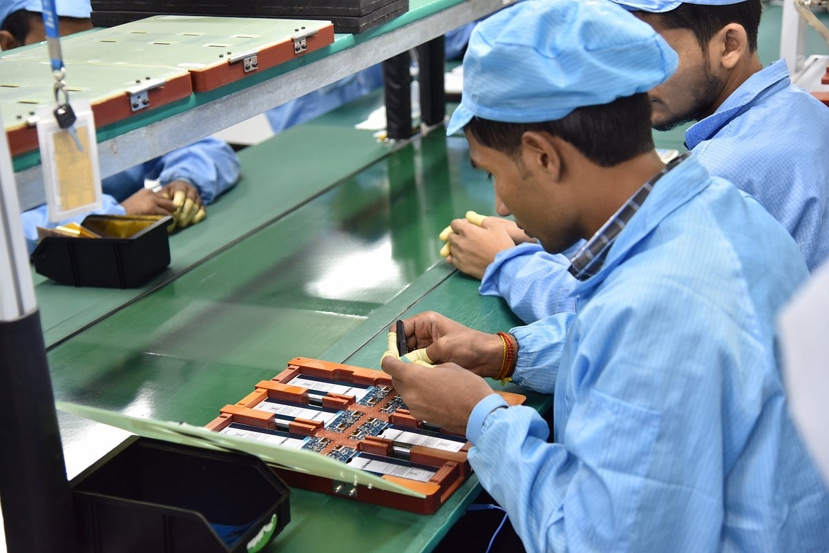 Govt Mulls Delaying PLI Scheme Timeline For Mobile Phone Manufacturing To FY22 To Provide Relief To COVID-Hit Manufacturers