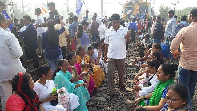 Dalits protest in Mumbai. (htTweets)