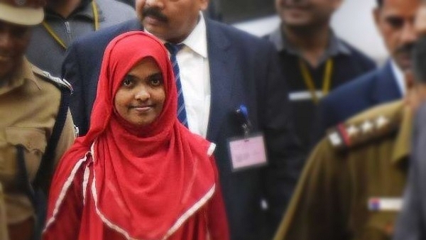 Hadiya at the Supreme Court after hearing on 27 November in New Delhi. (Vipin Kumar/Hindustan Times via GettyImages)