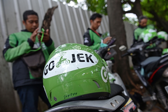 Go-Jek Bike Taxis in Indonesia (Dimas Ardian/Bloomberg via Getty Images)