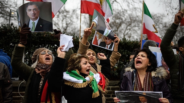 Anti-regime protesters demonstrate outside the Iranian embassy on 2 January 2018 in London, United Kingdom. (Leon Neal/Getty Images)