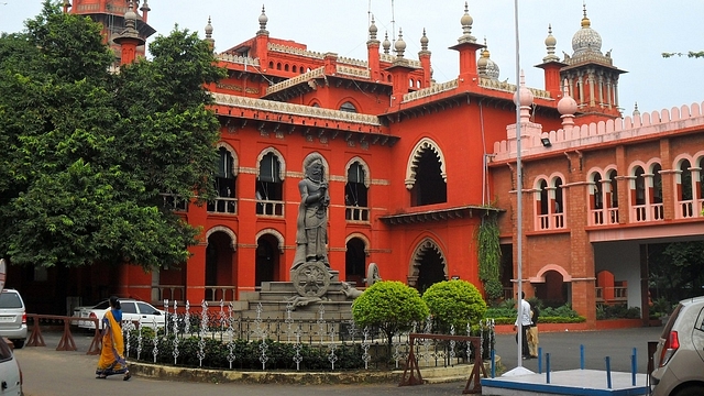 Madras High Court (<a href="https://commons.wikimedia.org/wiki/User:Milei.vencel">Milei.vencel</a>/Wikimedia Commons)