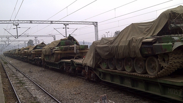 T-72 tanks of the Indian Arm, photographed near Pathankot. 