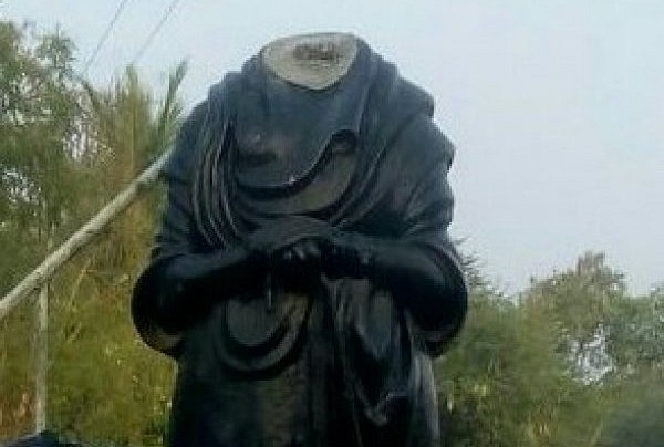 The vandalised Periyar statue. (pic via Twitter)