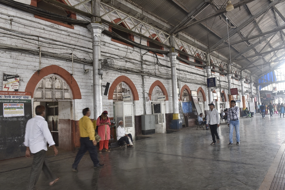 Indian Railways To Redevelop  90 Stations Into Airport-Like Transit Hubs