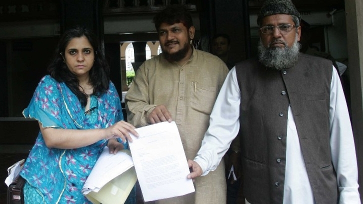  Teesta Setalvad Booked For Fraudulently Getting Rs 1.4 Crore   From HRD Ministry During UPA Rule