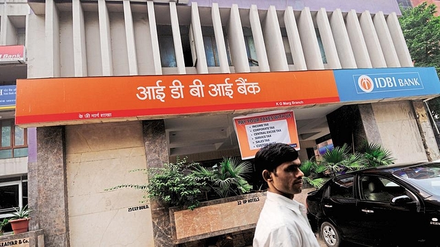 IDBI Bank’s K G Marg Branch in Delhi (Pradeep Gaur/Mint via Getty Images)