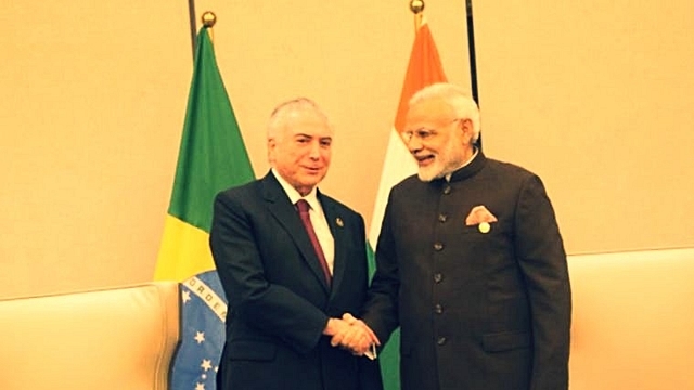 Brazilian President Michel Temer (L) with Indian Prime Minister Narendra Modi (Twitter/PIB_India)