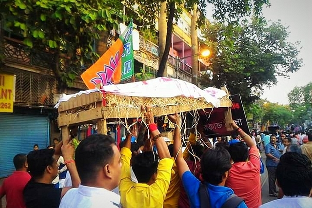 BJP workers protest democracy’s death in West Bengal. (pic via Twitter)