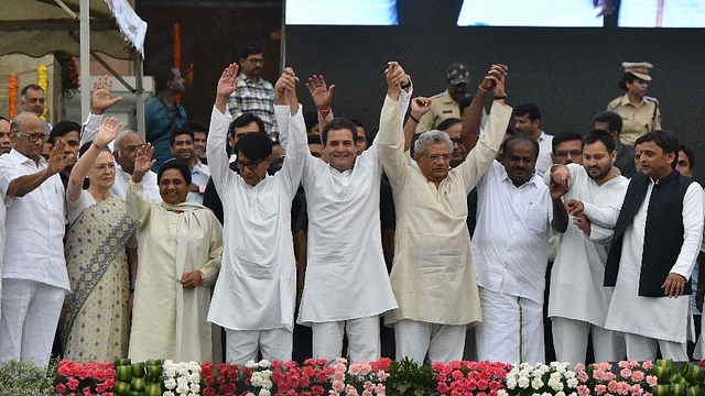 Opposition leaders during H D Kumaraswamy’s swearing-in ceremony at the Grand Steps of Vidhana Soudha. (Arijit Sen/Hindustan Times via Getty Images)