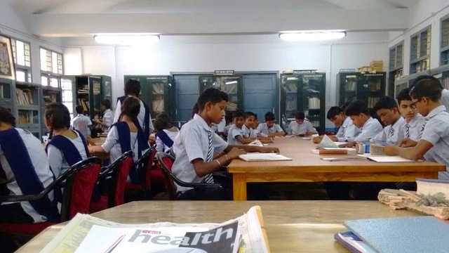 Students at the JNV Karaikal Library. (via JNV Karaikal website)