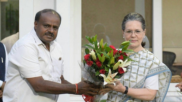 Karnataka Chief Minister Kumaraswamy with UPA chairperson Sonia Gandhi.