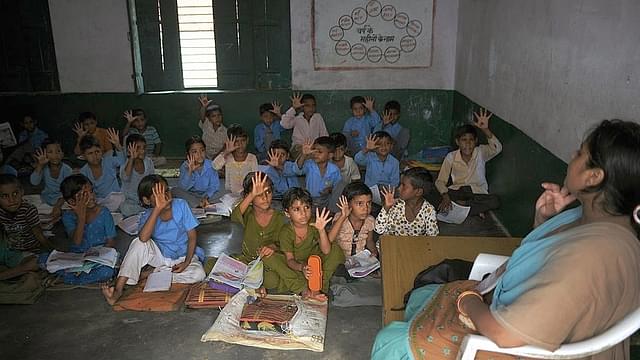 UP: Muslim Cleric Asks Students Not To Eat Anything At Government Schools, Made To Eat His Own Words