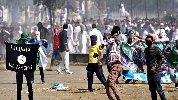 Stone pelters in Jammu and Kashmir. (Abid Bhat/Hindustan Times via Getty Images)