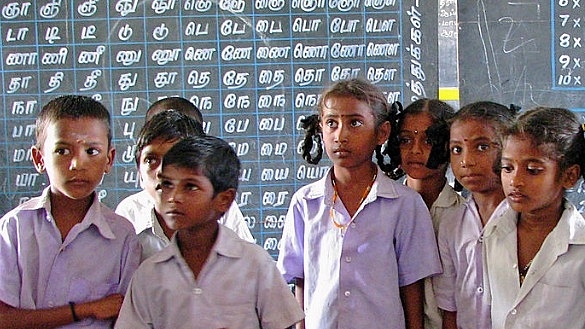  Government school students in Tamil Nadu with bindis and Namam on their heads. (McKay Savage via Wikimedia Commons)