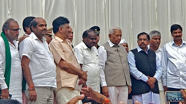 The newly sworn-in ministers. (pic via Twitter)