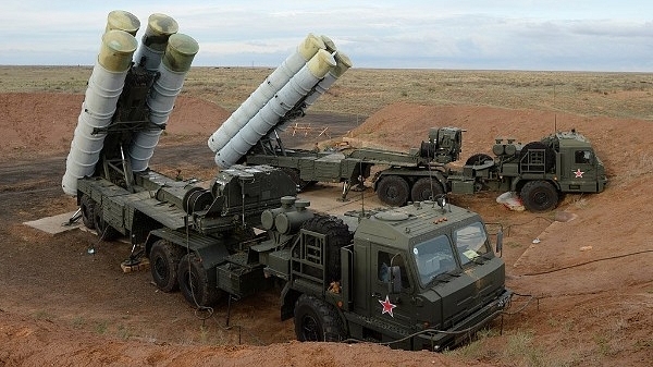 
The Almaz-Antey S-400 “Triumf,” also known by its NATO codename of SA-21 “Growler.” (Photo Courtesy: NOSINT)

