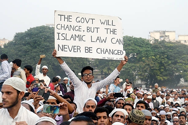 KOLKATA, WLacs of Muslim men and women gather at Park Circus Maidan. (Saikat Paul/Pacific Press/LightRocket via Getty Images)