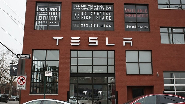 A Tesla showroom. (Spencer Platt/Getty Images)