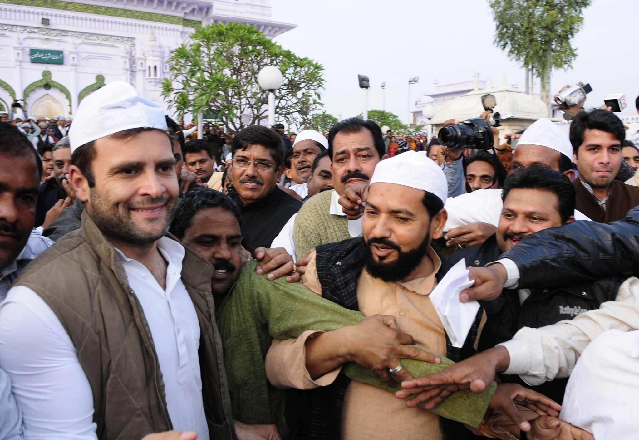 Congress Vice President Rahul Gandhi after paying obeisance a dargah. (Deepak Gupta/Hindustan Times via Getty Images)