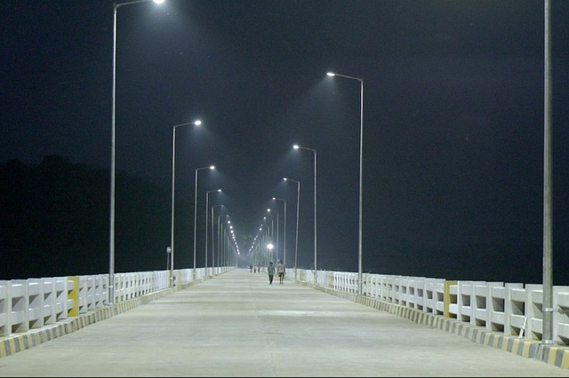 The Gurupriya Pragati Setu at night (Naveen Patnaik/Twitter)