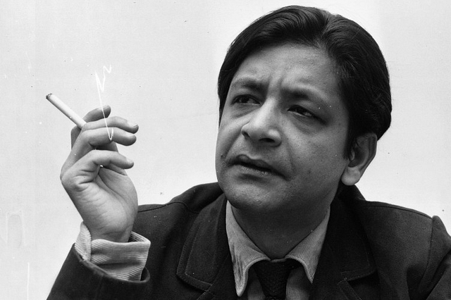 Trinidadian writer of Indian ancestry Vidiadhar Surajprasad Naipaul, who received a knighthood in 1989. (John Minihan/Evening Standard/GettyImages)