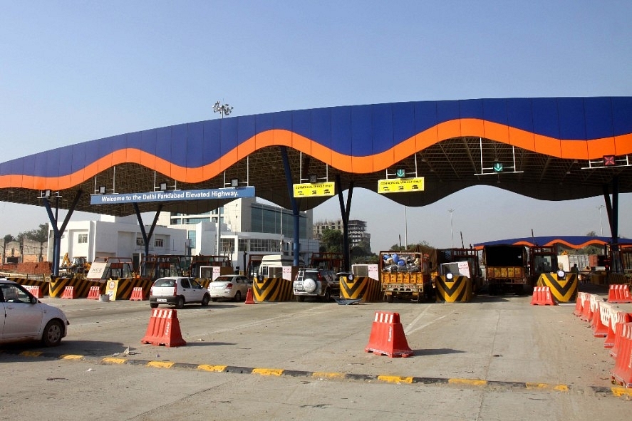 A toll plaza on the Delhi-Faridabad highway. (Arijit Sen/Hindustan Times)