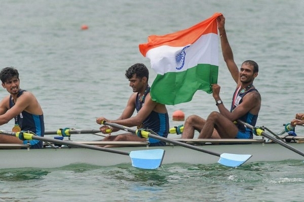 Gold winning men’s quadruple sculls team (@ddsportschannel/Twitter)