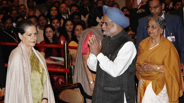 Former PM Manmohan Singh (C). (Ajay Aggarwal/Hindustan Times via Getty Images)