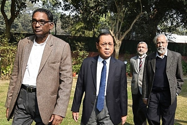 Supreme Court Judges J Chelameswar, Ranjan Gogoi, Kurian Joseph and Madan Lokur addressing the media on 12 January 2018 in New Delhi, India. (Arvind Yadav/Hindustan Times via Getty Images)