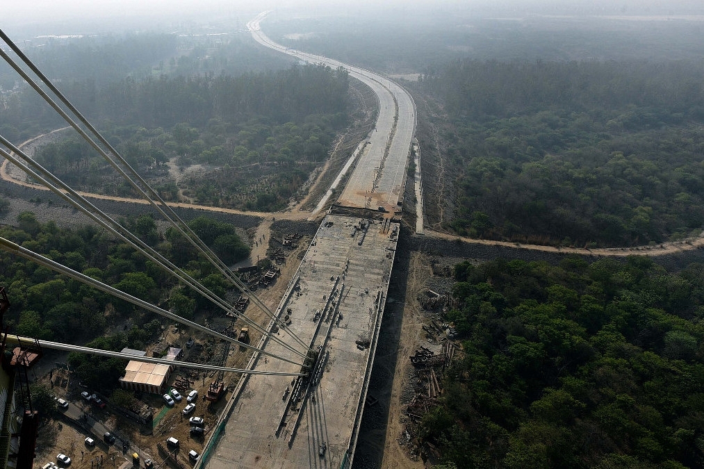 An aerial view of the Yamuna River along with Signature Bridge at Wazirabad in New Delhi. (Sonu Mehta/Hindustan Times via Getty Images)