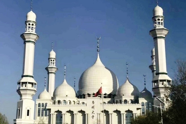 The mosque that has been marked for demolition. (pic via Twitter)