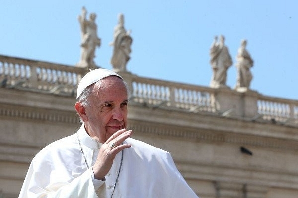  Pope Francis leaves St Peter’s Square at the end of the Easter Mass in 2017 in Vatican City. (Franco Origlia/Getty Images)