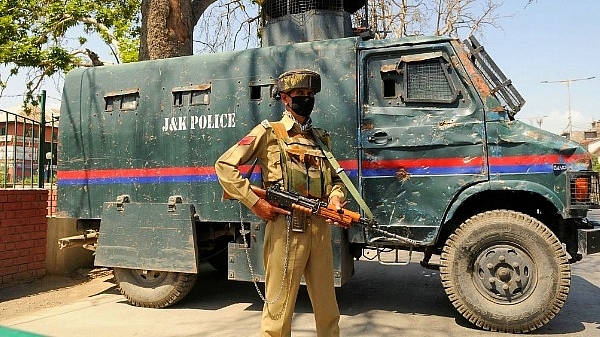 A police officer stands guard in Srinagar, India.(representative image) (Waseem Andrabi/Hindustan Times via Getty Images)