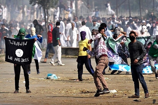 Stone pelters in Jammu and Kashmir. (Abid Bhat/Hindustan Times via Getty Images)