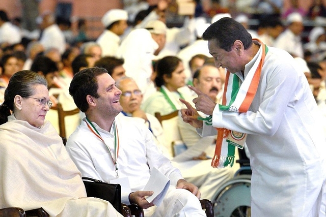 Kamal Nath (R) with Congress leaders Sonia and Rahul Gandhi. (Arvind Yadav/Hindustan Times via Getty Images)