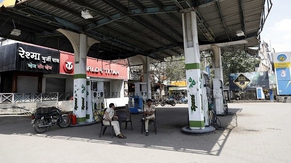 To Counter AAP Government’s Apathy, Petrol Pumps Go On Strike Protesting Against High VAT Rates