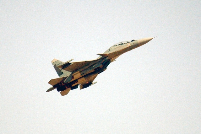 A SU-30 MKI soaring in the sky (Shailesh Raval/The India Today Group/Getty Images)