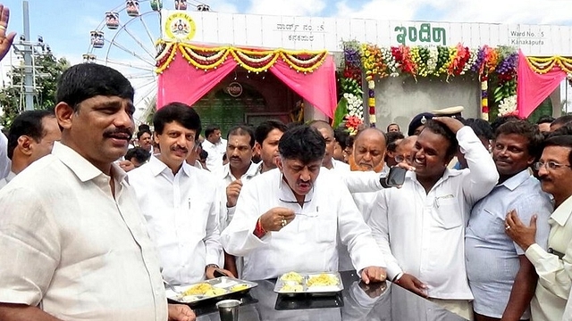 Minister DK Shivakumar inaugurated an ‘Indira Canteen’ at Kanakapura (Representative image) (DKShivakumar/Twitter)