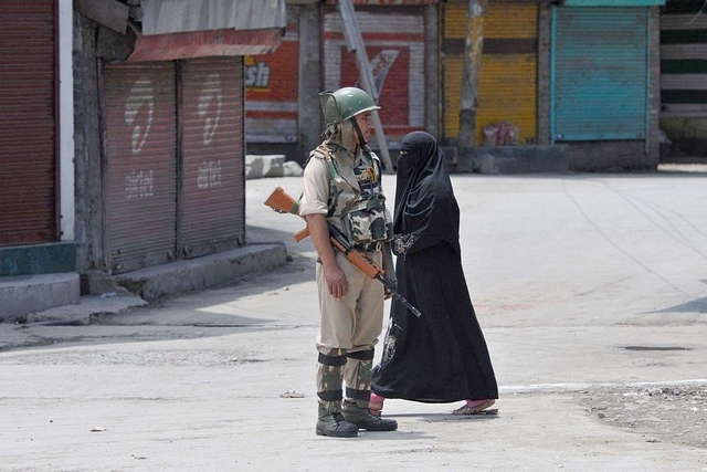 An Indian security forces’ soldier in Kashmir. (Photo by Waseem Andrabi/Hindustan Times via Getty Images)