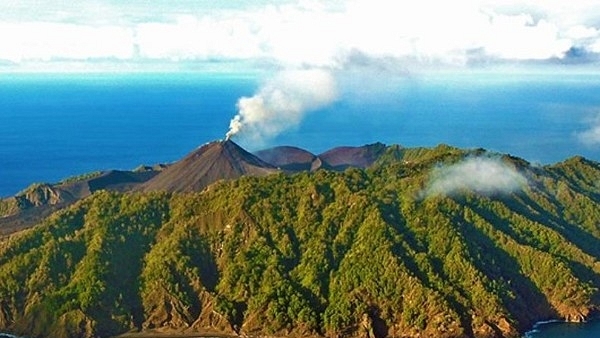 
							The Barren Island volcano. (www.andamans.gov.in)

