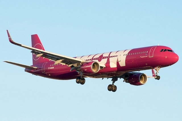 A Wow Air aircraft. (Briyyz/Wikipedia)