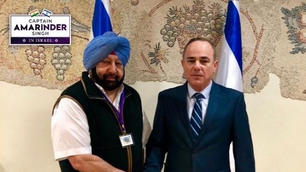 Captain Amarinder Singh with Water Resource Minister Yuval Steinitz (@Capt_Amarinder/Twitter)